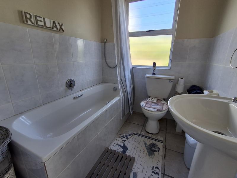 3 Bedroom Property for Sale in Britannia Bay Western Cape